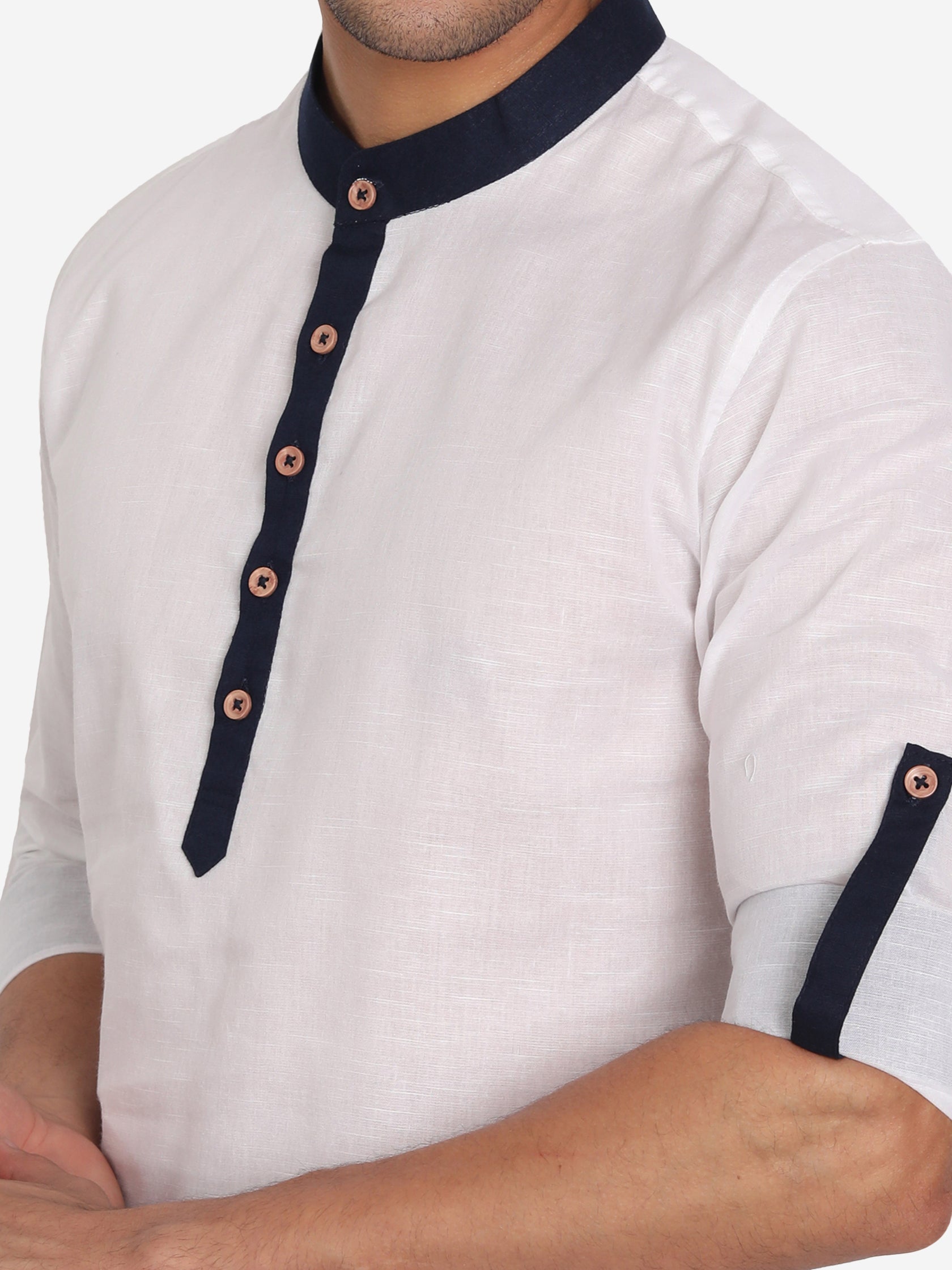 BLUE ROBED Men Slim Fit Contrast Collar Kurta in White view 2
