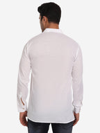 BLUE ROBED Men Single Button Slim Fit Casual Kurta in White view 3